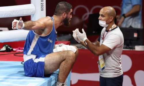 Появилось видео громкого скандала в боксе на Олимпиаде-2020