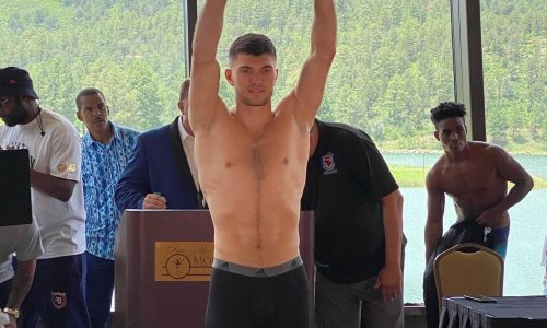 Али Ахмедов узнал новую дату возвращения на ринг после срыва боя с «Пантерой»