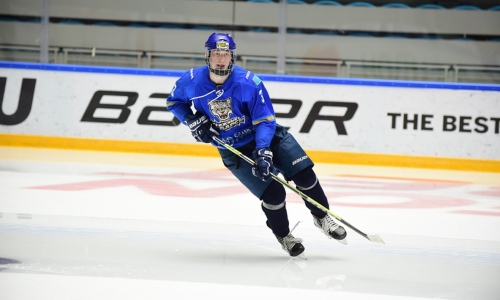 «Тяжеловато бороться с более старшим соперником». Защитник «Снежных Барсов» поделился планами на новый сезон