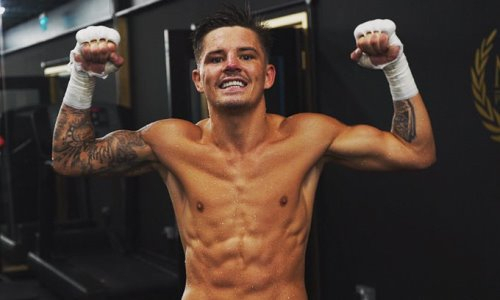 Чемпион Европы встал после нокдауна и нокаутировал соперника. Видео