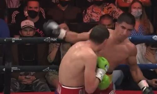 Однорукий украинский боксер едва не побил фаворита в бою за титулы IBF и WBO. Видео