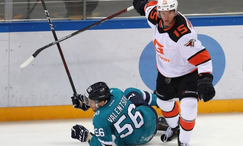 Хоккеист сборной Казахстана помог «Авангарду» всухую обыграть другой клуб КХЛ. Видео