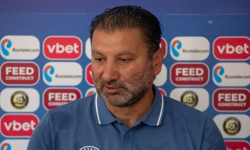 Казахстанский футболист остался без главного тренера в своем новом европейском клубе