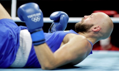 «Звездятся и сразу Альвареса вызывают». Казахстанским боксерам и тренерам посоветовали «не гнуть пальцы веером»