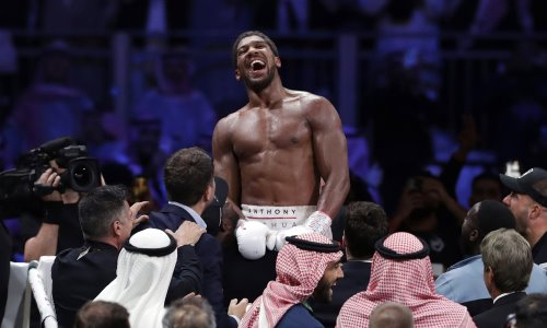 «Окажется не по зубам». Тренер Фьюри назвал ключи к победе Джошуа над Усиком