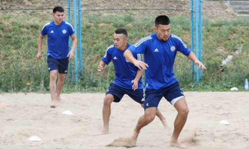 Сборная Казахстана провела необычную тренировку. Фото