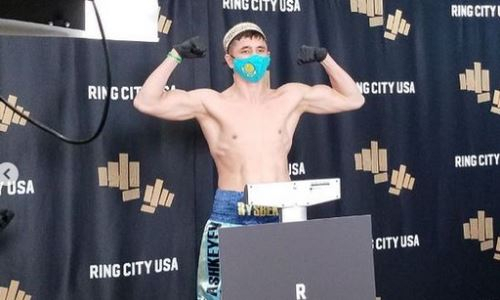 Казахстанский боксер порыбачил с менеджером Ломаченко и показал улов. Фото и видео