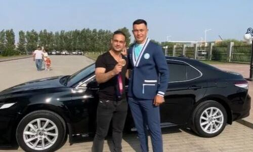 «Я с тобой вместе дрался». Илья Ильин встретил Камшыбека Кункабаева после Олимпиады в Токио. Видео