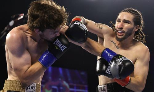 Внук Мухаммеда Али начал карьеру в профи с яркого нокаута. Видео