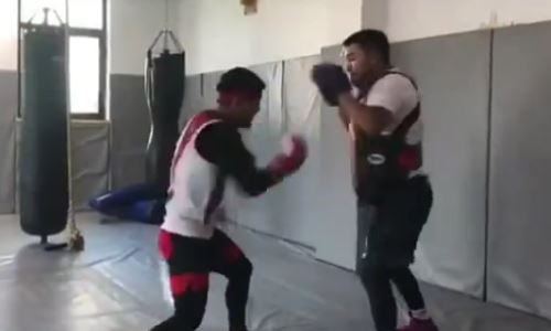 Непобежденный казахстанский нокаутер продемонстрировал быстроту комбинаций. Видео