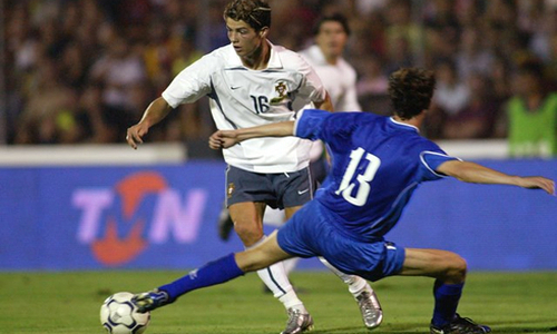 18 лет назад Роналду в матче с Казахстаном дебютировал за сборную Португалии. Видео