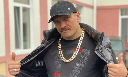 «Я давно хотел такой». Усик обзавелся шикарным авто за 160 тысяч долларов. Видео