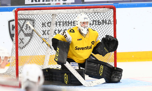 Клуб КХЛ из-за травмы лишился основного голкипера. Он может пропустить матч с «Барысом»