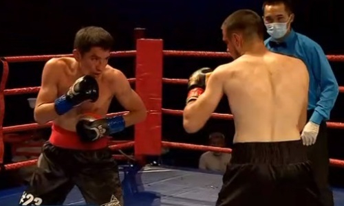 Чемпион Казахстана деклассировал соперника в дебютном бою в профи