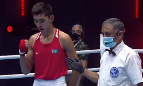 Чемпион Казахстана с победы стартовал на МЧА-2021 по боксу