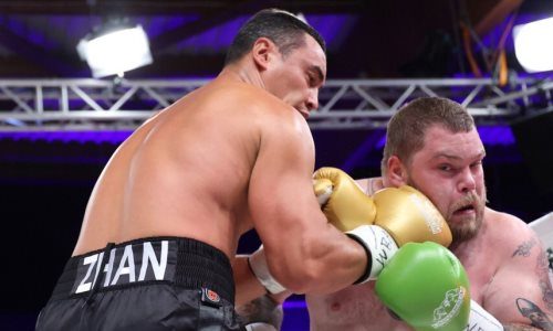 Был удар по затылку? СМИ разобрало победу нокаутом казахстанского супертяжа над «Танком»