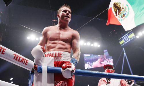 Казахстанский боксер должен взять пример с «Канело»