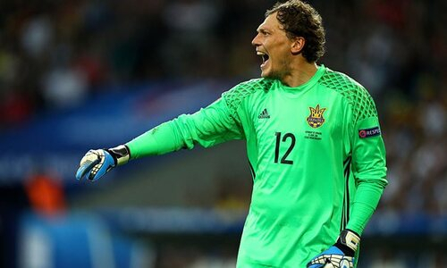 У сборной Украины большие проблемы перед матчем с Казахстаном. В состав дозаявили «пенсионера»