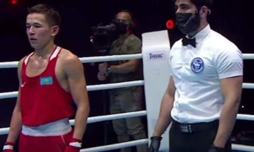 Казахстанский боксер без проблем вышел в финал МЧА-2021