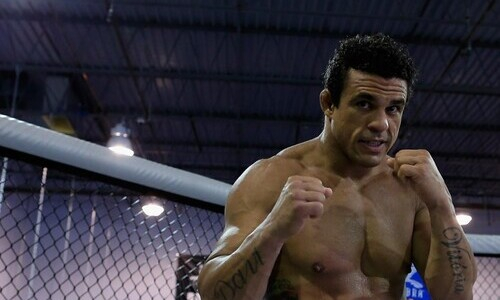 «Моя работа — нокаутировать людей». Экс-чемпион UFC собрался удосрочить Де Ла Хойю в поединке по правилам бокса