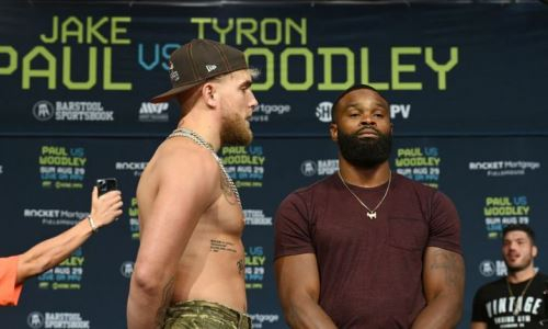 Звезда YouTube и экс-чемпион UFC едва не подрались на пресс-конференции. Видео