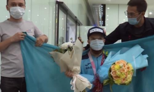 Золотой призер Паралимпиады-2020 прибыл в Нур-Султан и высказался о гонораре и новых целях