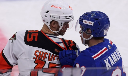 «Авангард» с хоккеистом сборной Казахстана проиграл напряженный матч против СКА