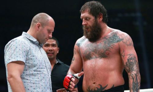 «Трещало все, от макушки головы до пяток». Тренер Емельяненко рассказал, чем отличались удары Федора и Александра