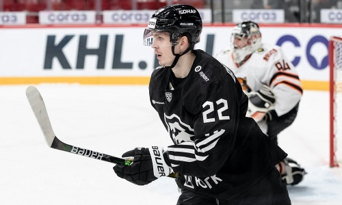 Соперник «Барыса» по конференции КХЛ переподписал контракты на изменённых условиях с двумя хоккеистами