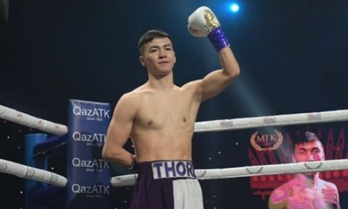 Непобежденный казахстанский боксер с титулами WBC и WBO показал силу и скорость ударов. Видео