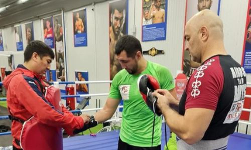 Айдос Ербосынулы показал, как оттачивает работу ног перед важнейшим боем в карьере. Видео