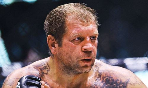 Емельяненко согласился подраться с Дациком и подверг его жесткой критике