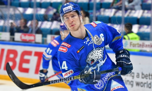 Лидер «Барыса» опубликовал свое фото в первом классе