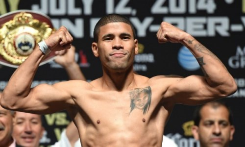 «До боли сжимал интимные части тела». Легендарного боксера обвинили в домашнем насилии. Видео