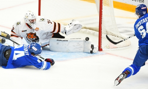 «Привыкаю к этому уровню». Кирилл Савицкий о своей передаче на Шестакова, причине провала в третьем периоде против «Амура» и усилении «Барыса»