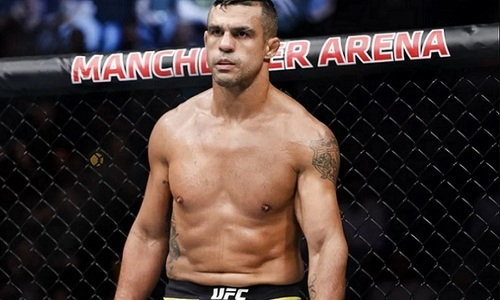 «Он по-прежнему опасен». Белфорт высказался о бое с Холифилдом и ожидании поединка с Де ла Хойей