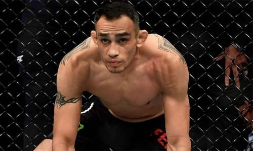 «Словно сошёл с ума». UFC не может дозвониться до Тони Фергюсона, он не берёт трубку