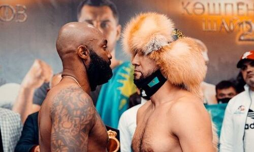 Айдос Ербосынулы провел битву взглядов перед боем за звание претендента на титул WBA. Фото