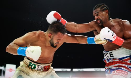 40-летний экс-чемпион мира в двух весах победил разгромом и бросил вызов Тайсону Фьюри. Видео