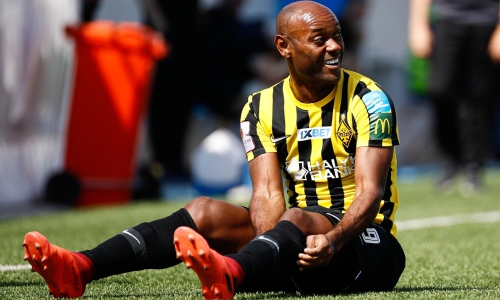 «Кайрат» сенсационно проиграл в первом матче КПЛ под руководством Курбана Бердыева