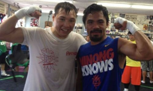 Экс-чемпион мира из России рассказал, сколько заработал за спарринги с Пакьяо