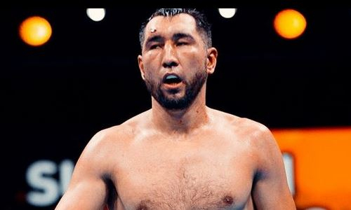 «Потряс местного боксера». Айдос Ербосынулы столкнулся с проблемами в важнейшем бою за карьеру