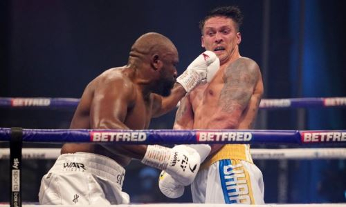 Фьюри озвучил неожиданную причину невыразительного выступления Усика в последних боях