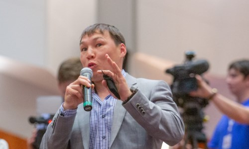 Экс-чемпион мира из России раскрыл размер своей зарплаты в качестве депутата