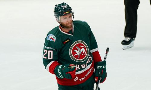 Одноклубник игрока сборной Казахстана по «Ак Барсу» оштрафован за удар клюшкой между ног сопернику. Видео