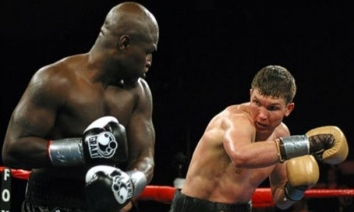 Казахстанский боксер чуть не убил американского нокаутера на ринге