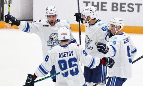 «Хотя сыграл всего 10 минут». Алексей Шевченко выбрал лучшего игрока «Барыса» в матче с ЦСКА