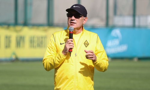 «Есть определенные проблемы». Курбан Бердыев рассказал о ситуации в «Кайрате» перед матчем с «Омонией»