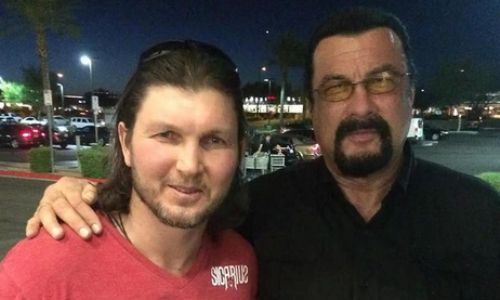 Легендарный казахстанский чемпион мира по боксу хочет принять российское гражданство