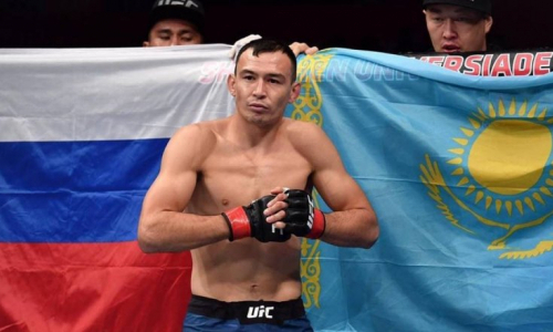 «Он входит в ТОП лучших». Казахский боец с четырьмя победами в UFC подряд оценил своего следующего соперника